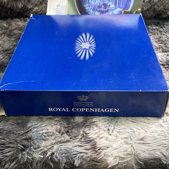 Royal Copenhagen Year Plate1990
Christmas In Tivoli No2349 limited edition - Picture 10 of 16